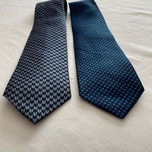 Lot of 2 David Rappaport 100% silk ties in blue/black geometric pattern